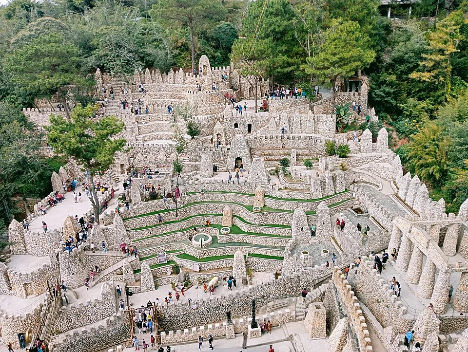 Mataas na tanawin sa maraming antas ng stone terraces